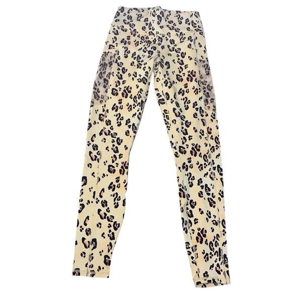 Women’s Fabletics Powerhold high waist on-the-go leopard leggings - Picture 2 of 2